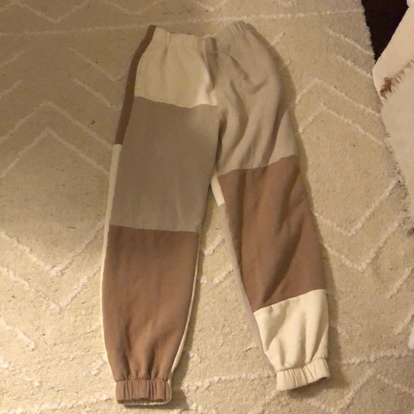 Brown Hollister sweatpants - Picture 1 of 4